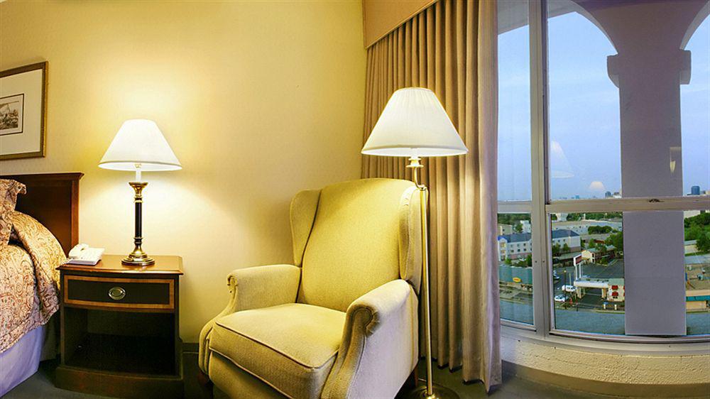 Doubletree By Hilton Dallas Market Center Buitenkant foto