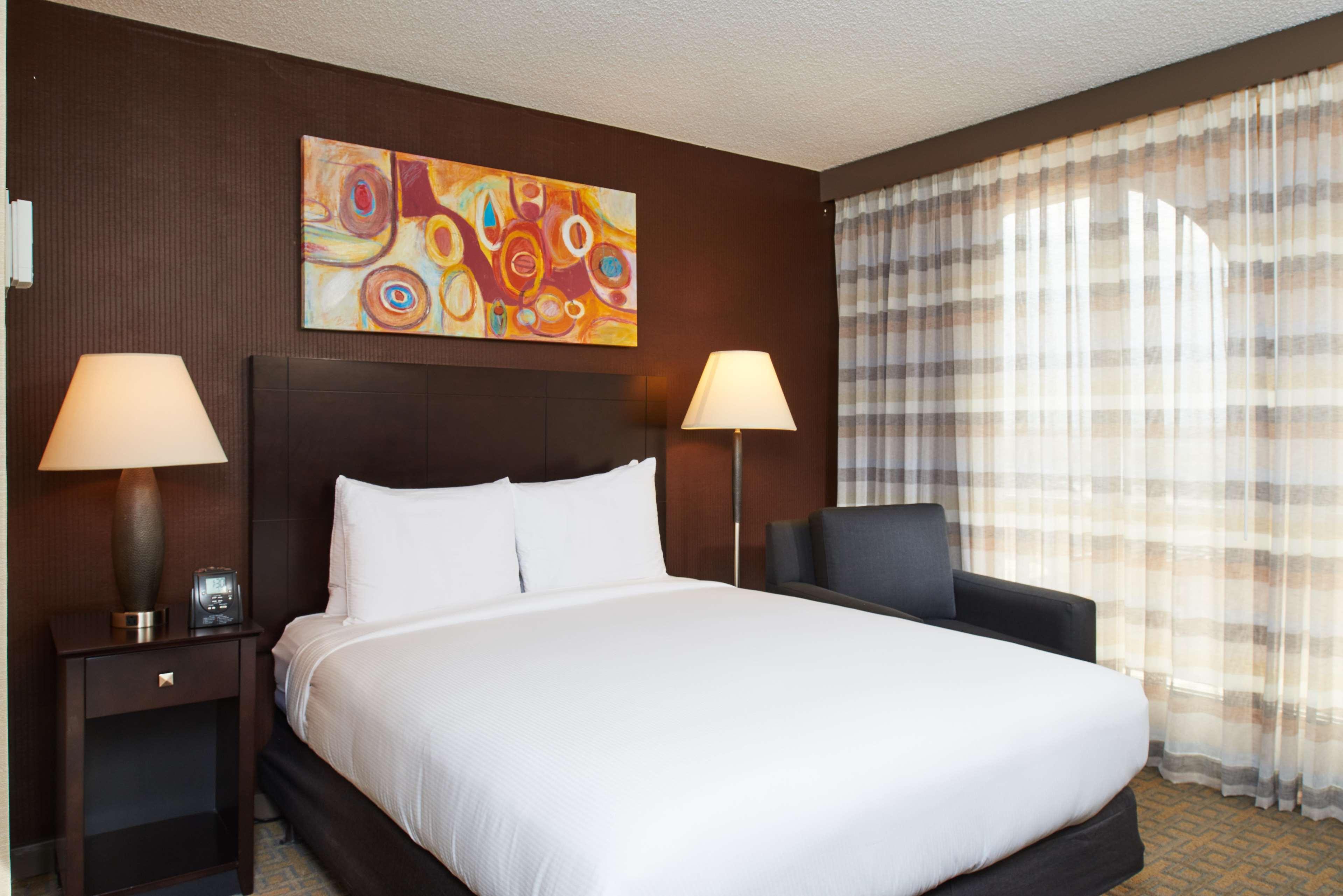 Doubletree By Hilton Dallas Market Center Buitenkant foto