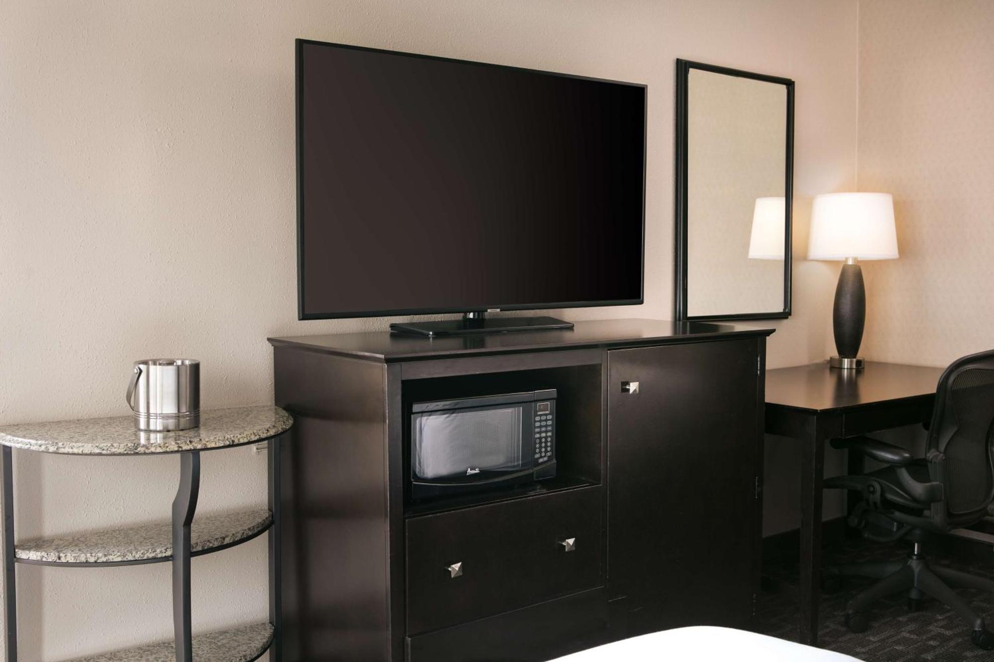 Doubletree By Hilton Dallas Market Center Buitenkant foto