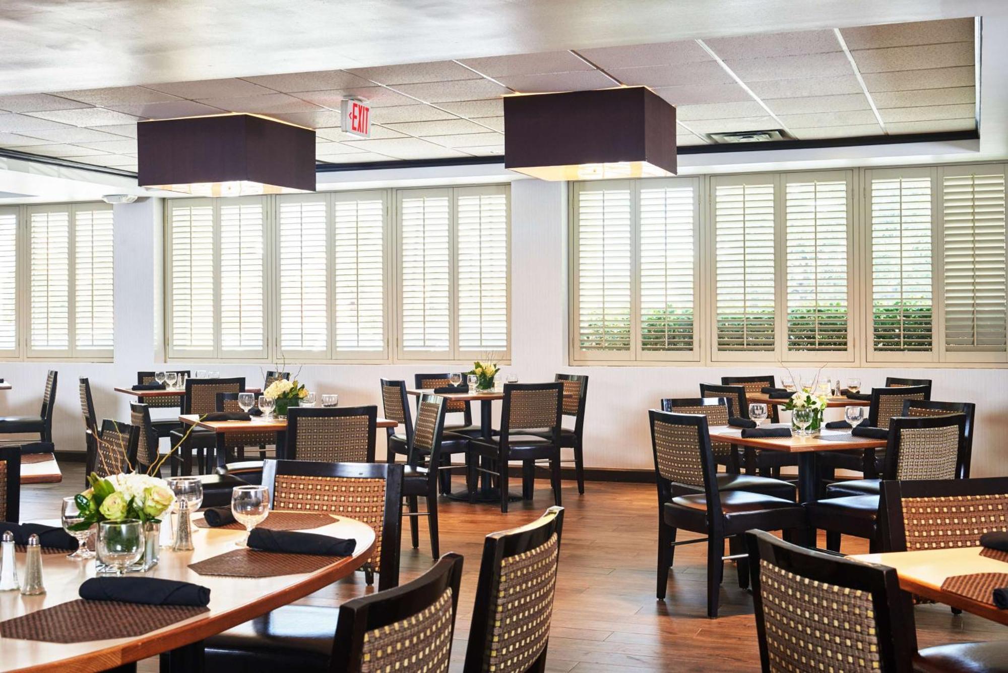 Doubletree By Hilton Dallas Market Center Buitenkant foto