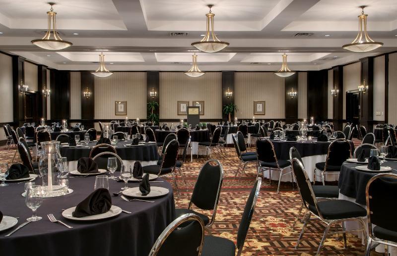 Doubletree By Hilton Dallas Market Center Buitenkant foto